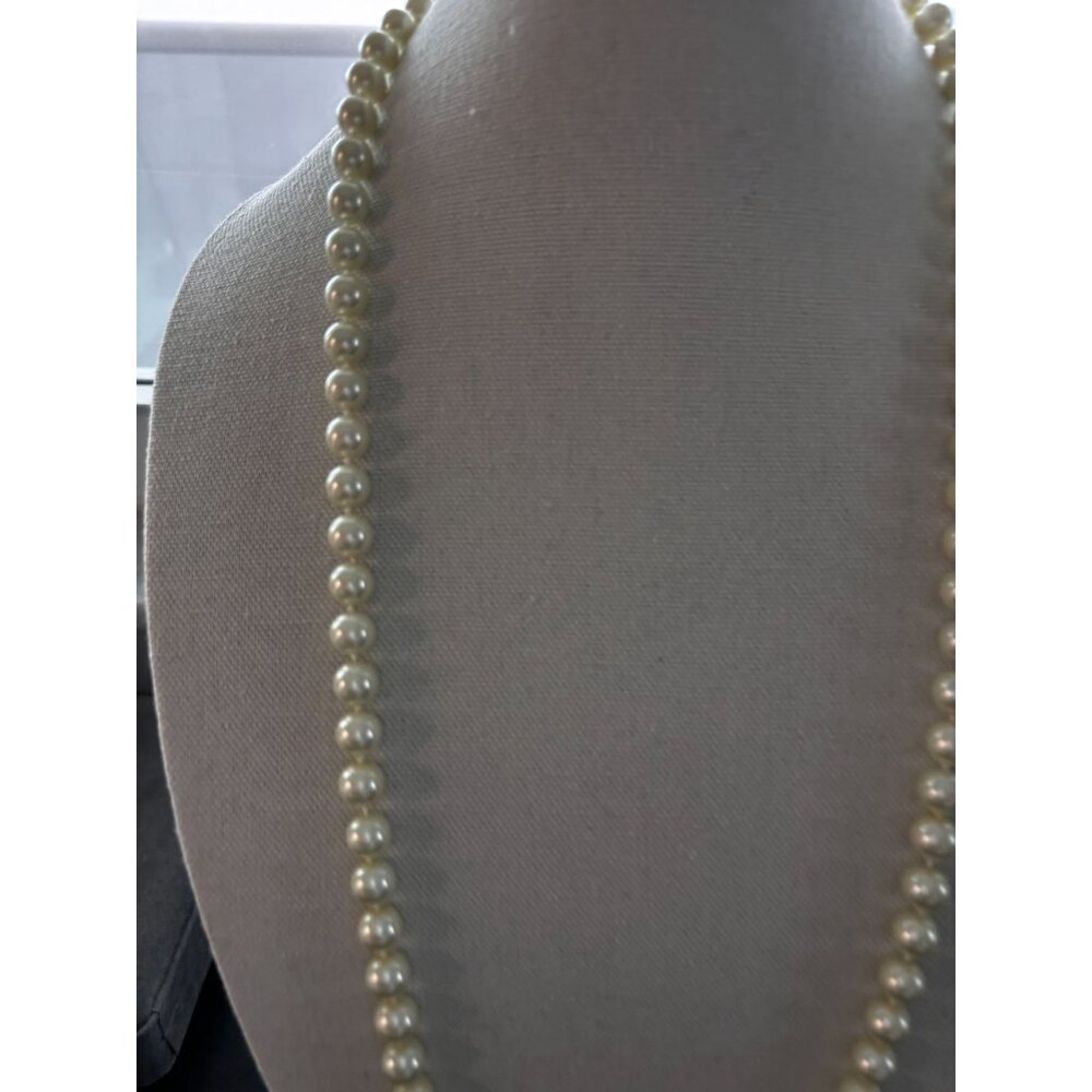 Elegant Faux Pearl Necklace With Lobster Clasp Closure 60-Inch Strand Classic Wh - Picture 2 of 7